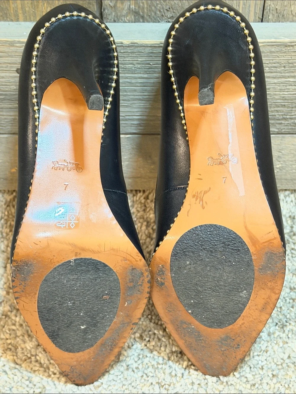 Coach Black Leather Gold Studded Trim Pointed Toe Stiletto Pumps Size 7 - Picture 10 of 13